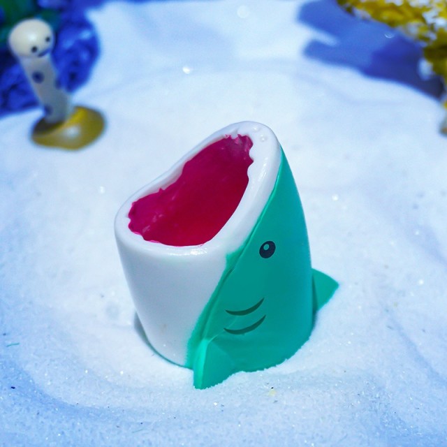 大嘴鯊鯊魚缸擺飾